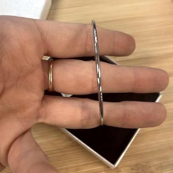 Brand New Michael Kors Silver Tone Rhinestone Heart Logo Charm Bangle Bracelet - Picture 11 of 14